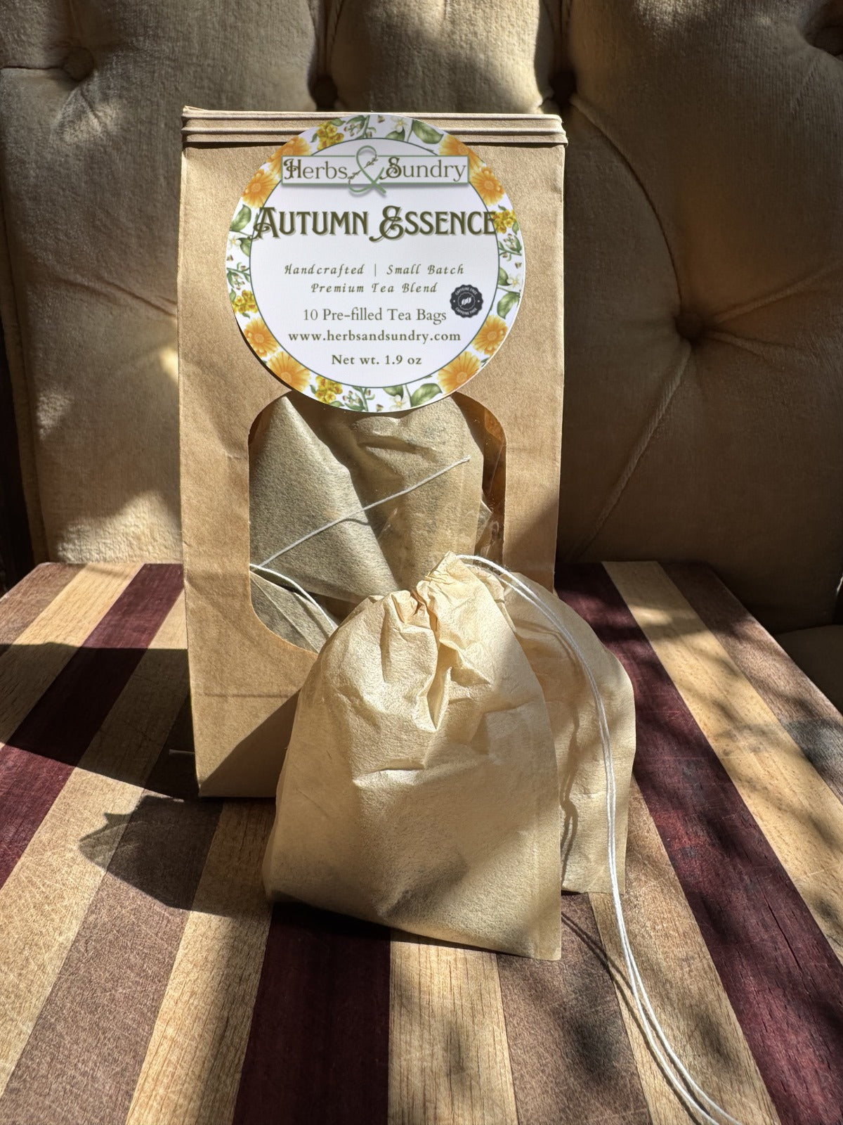 Kraft Autumn Essence box of ten pre-filled tea bags, with a loose drawstring tea bag in front